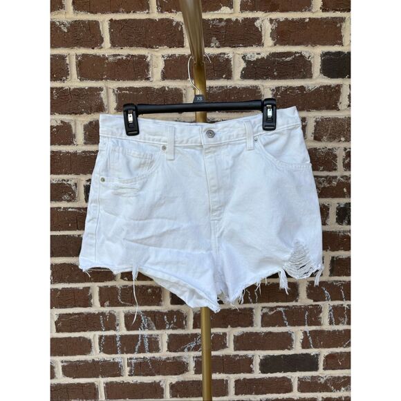 Levi’s White High Waisted Cutoff Mom Shorts Size 31 - Picture 2 of 8